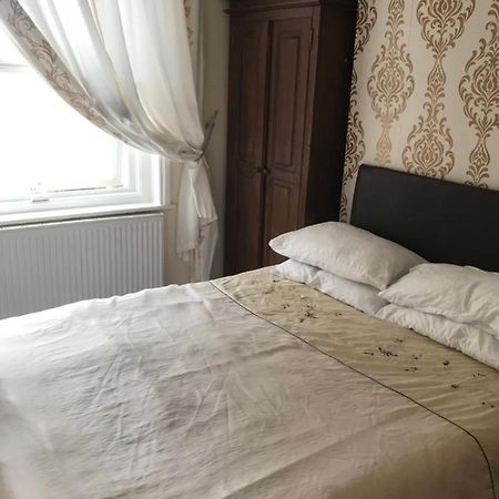 Bensons Guesthouse Сътън он Сий Екстериор снимка