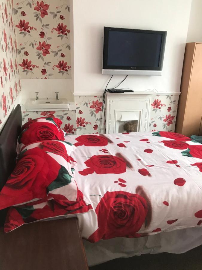 Bensons Guesthouse Сътън он Сий Екстериор снимка