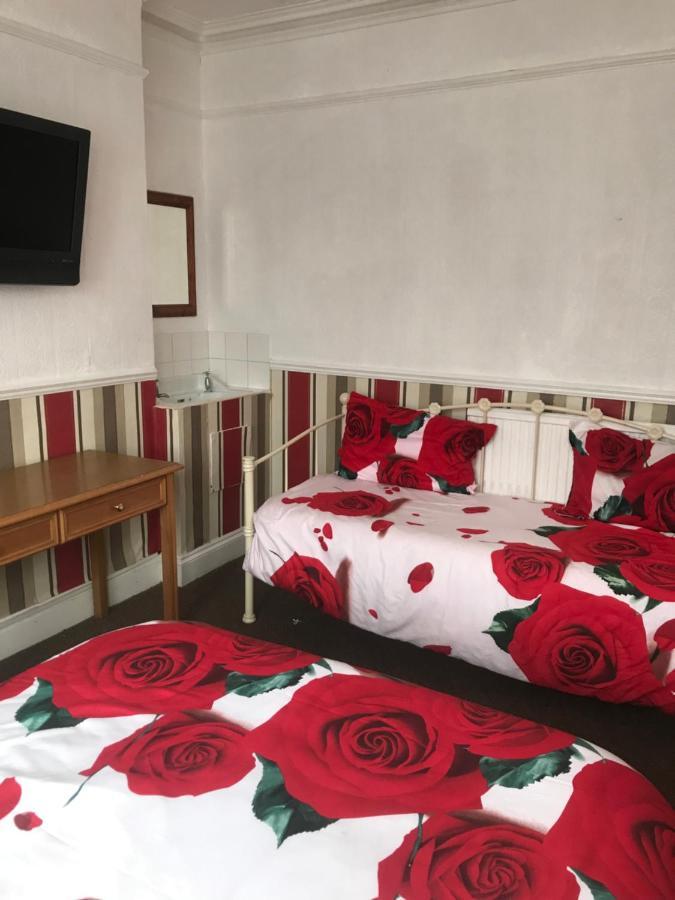 Bensons Guesthouse Сътън он Сий Екстериор снимка