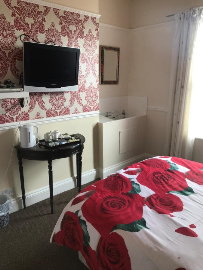 Bensons Guesthouse Сътън он Сий Екстериор снимка