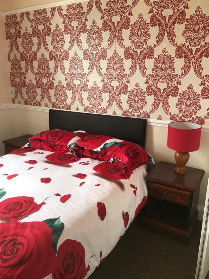 Bensons Guesthouse Сътън он Сий Екстериор снимка