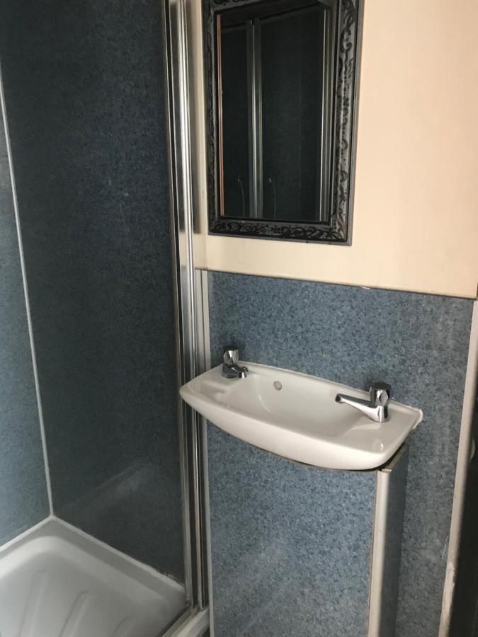 Bensons Guesthouse Сътън он Сий Екстериор снимка